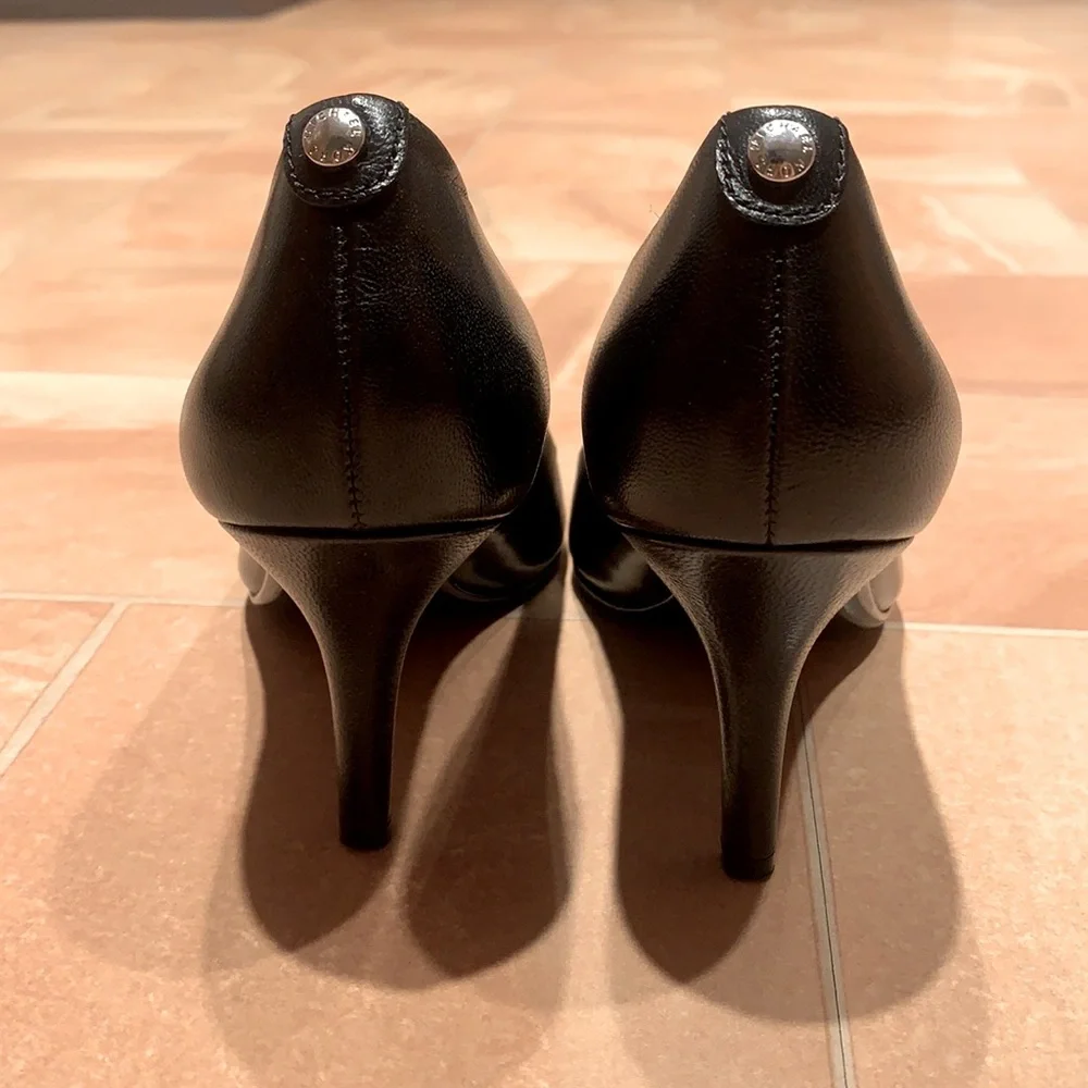Michael Kors Women's Black Leather Pointed Toe Heel Pumps